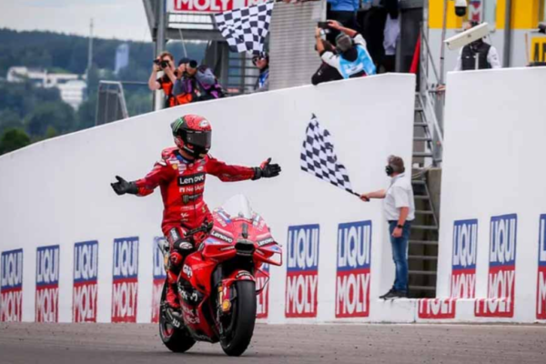 Casey Stoner Nilai Ducati Akan Tetap Tangguh Meskipun Aturan Baru CC Lebih Kecil!