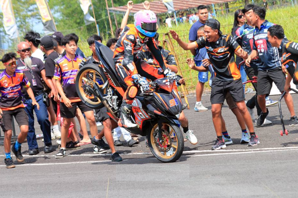 Final Motoprix Tasikmalaya: Chessy Meilandri Hentikan Dominasi Abud di Race 2 Novice