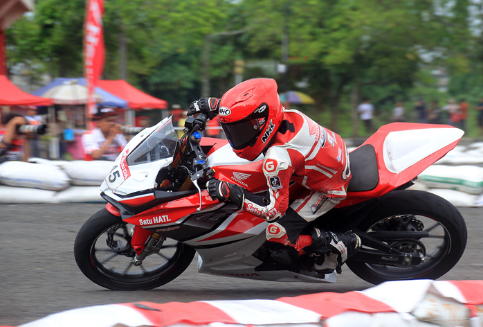 Abimanyu Fermadi Tampil Luar Biasa di HDC Purwokerto, Jawara Beginner dan CBR150R!