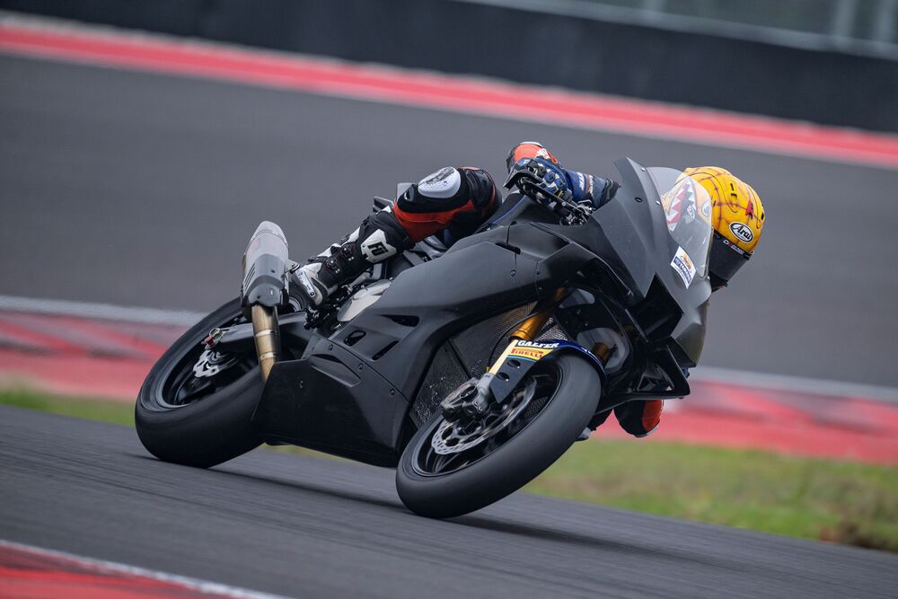 Terus Improve di Test YZF-R9, Aldi Satya Mahendra Adaptasi Hadapi World Supersport 2025