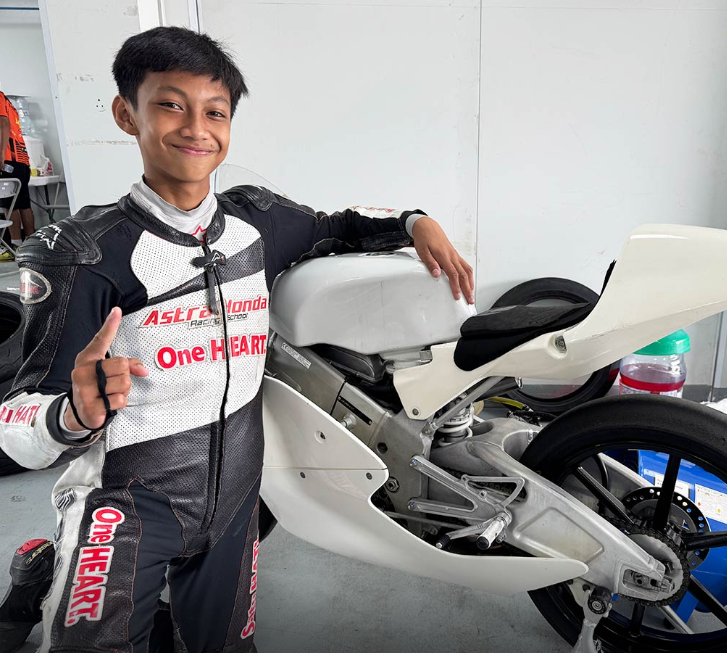 Bersiap Tarung di European Talent Cup (ETC), MK Ramadhipa Latihan Dengan NSF250R di Mandalika